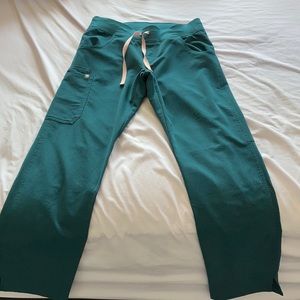 Figs scrub bottoms. Size S Tall